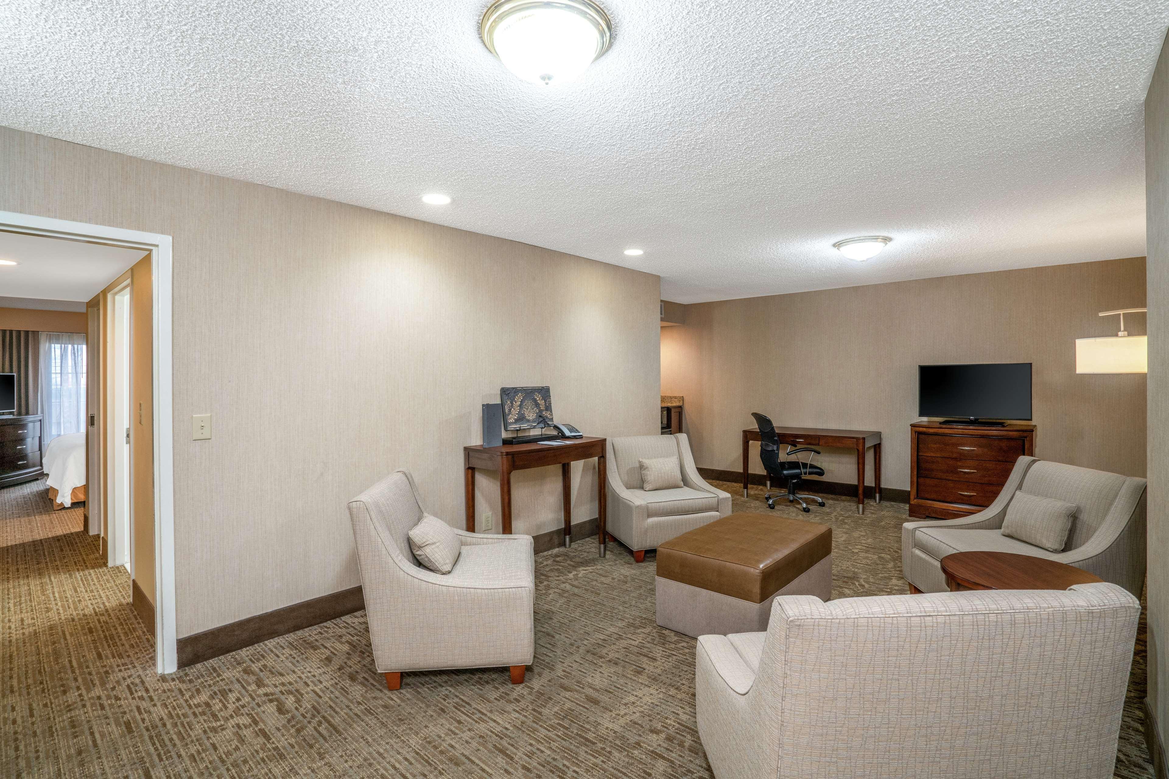 Embassy - At Vanderbilt 3*