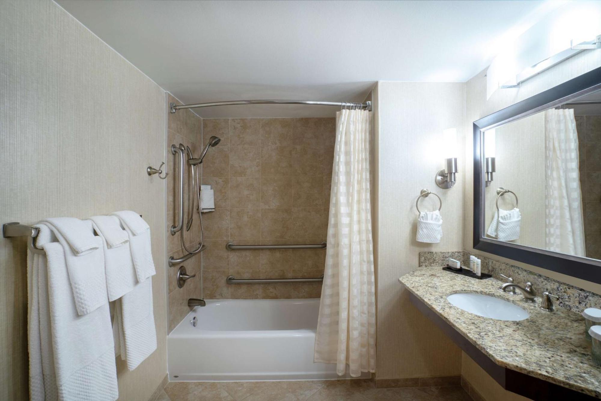 Embassy - At Vanderbilt Hotel 3*
